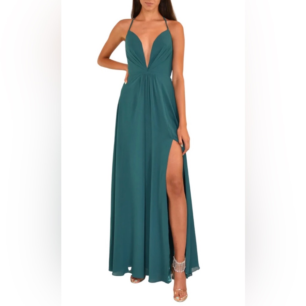 NWT Sexy Plunging Neckline Chiffon Party Gown